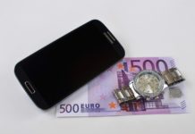 Jak tanio przesłać pieniądze do Polski?