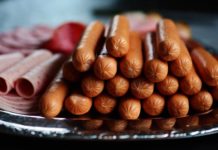 Własnoręczny wyrób wędlin – jak to się robi? Własnoręczny wyrób wędlin – jak to się robi?